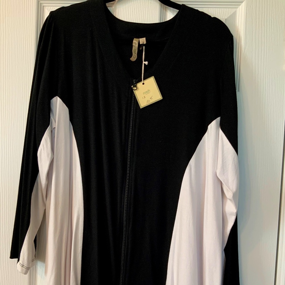 Comfy brand Tunic NWT Women’s 1X Black & White